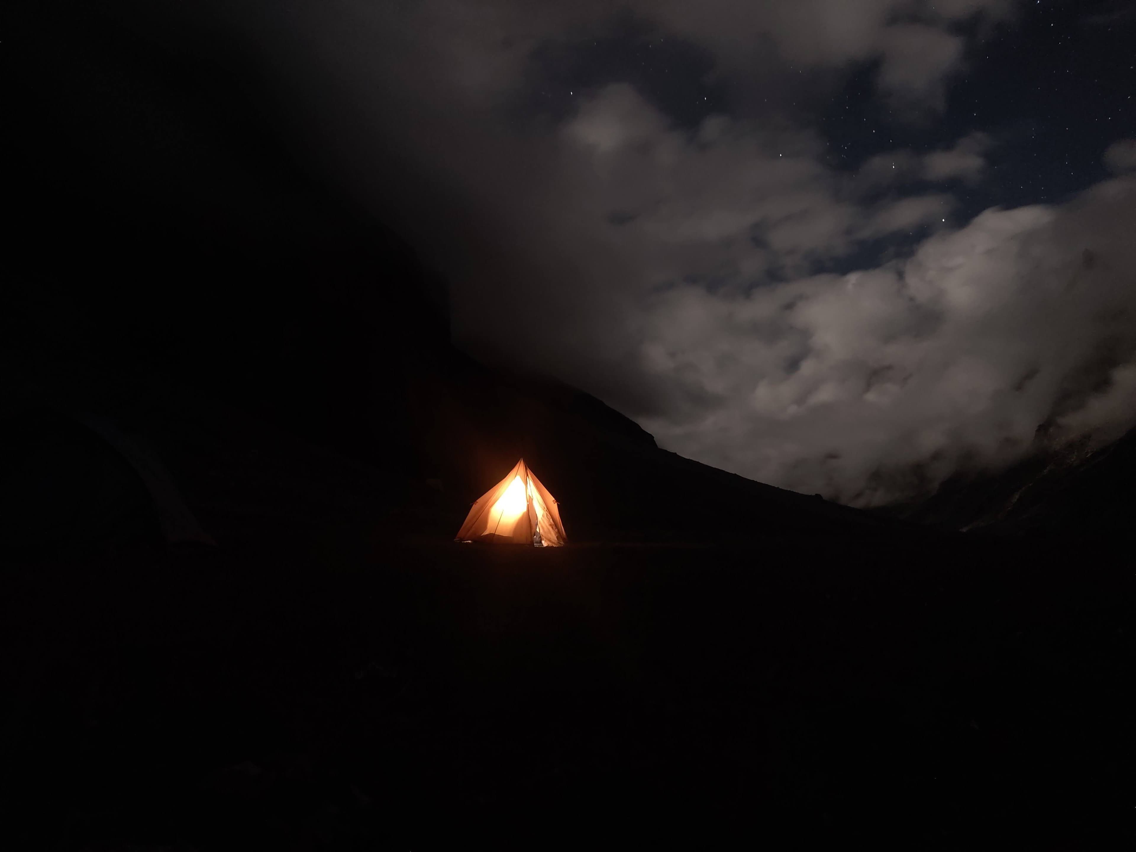 Andrew Ushakov completes his sea level to summit Everest challenge in under 4 days!